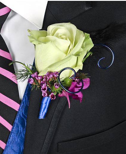 A NIGHT TO REMEMBER PROM BOUTONNIERE